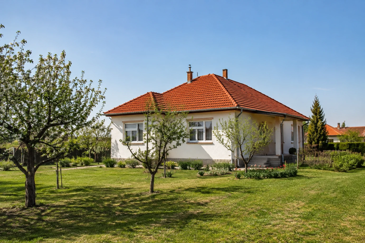 Ungarisches Wohnhaus mit Garten und großem Grundstück